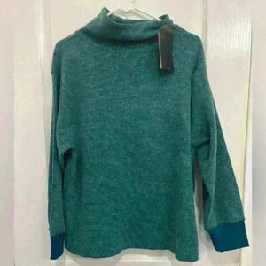 Nike Yoga Therma Fit Pullover Top Womens medium Loose gym  new  Long Sleeve